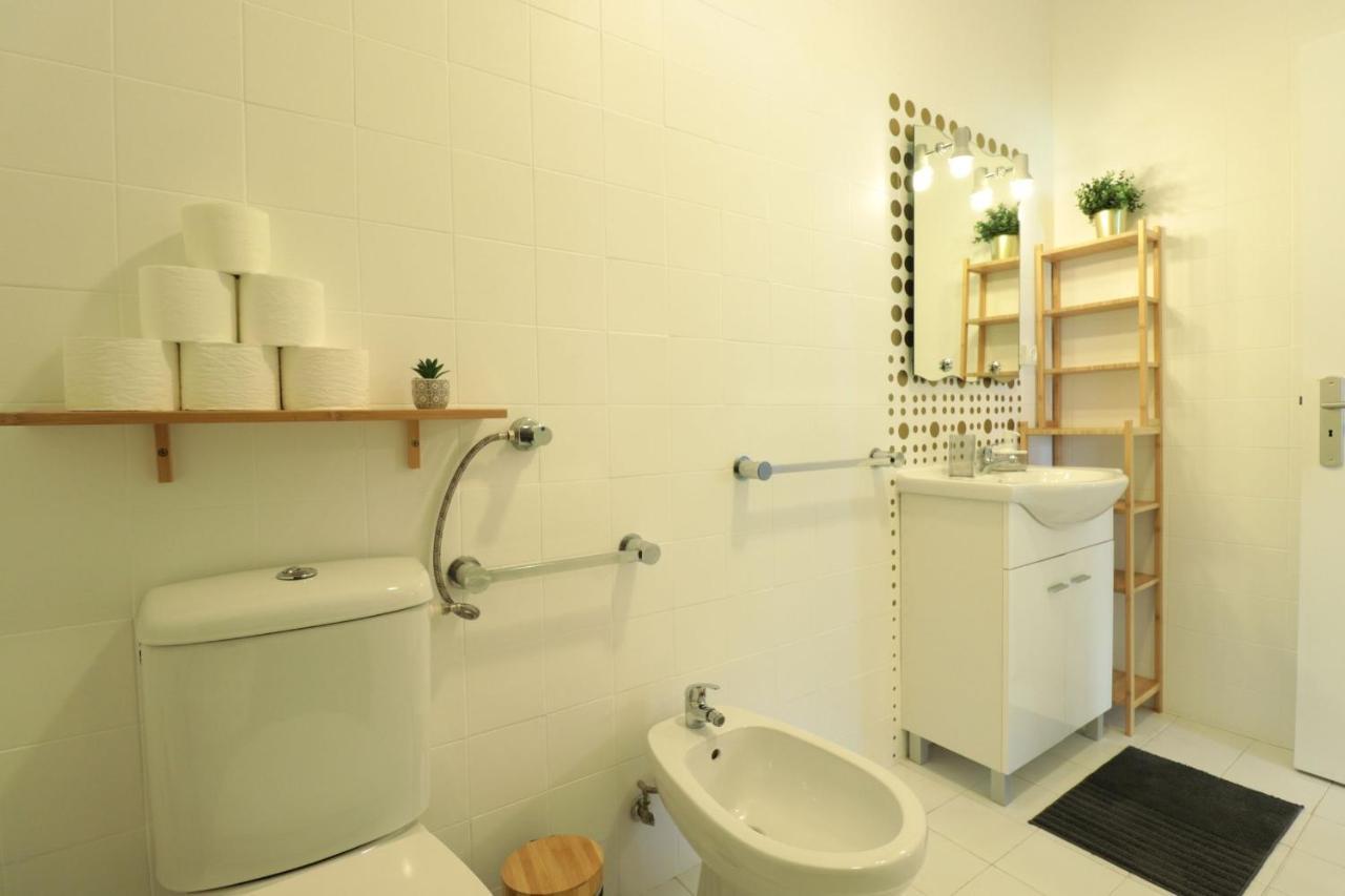 Lovelystay - Cozy 1Br Flat In Alvor With Ac And Balcony Exterior photo